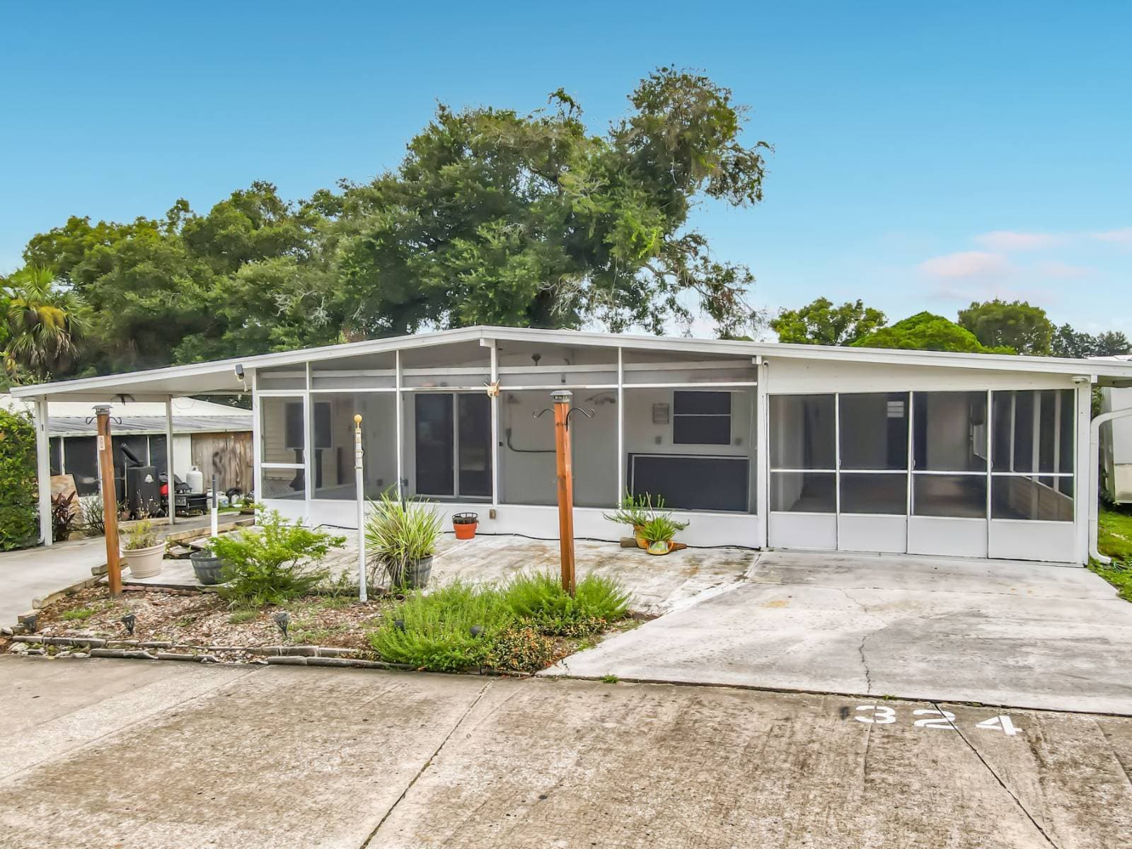 Manufactured home in Orange City, FL 32763