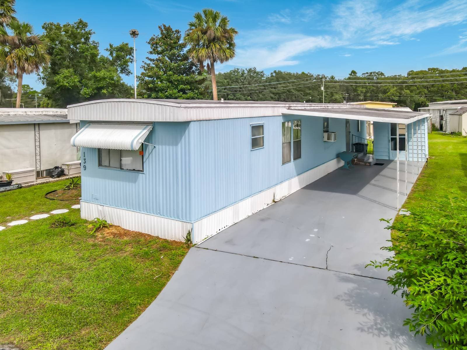 Manufactured home in Orange City, FL 32763