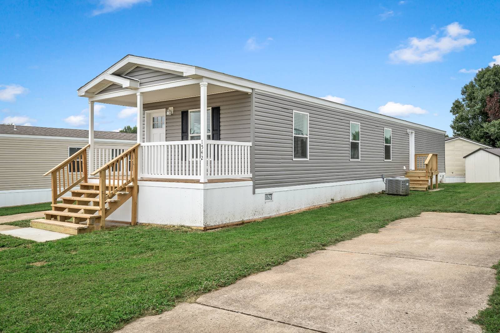 Manufactured home in Moscow Mills, MO 63362