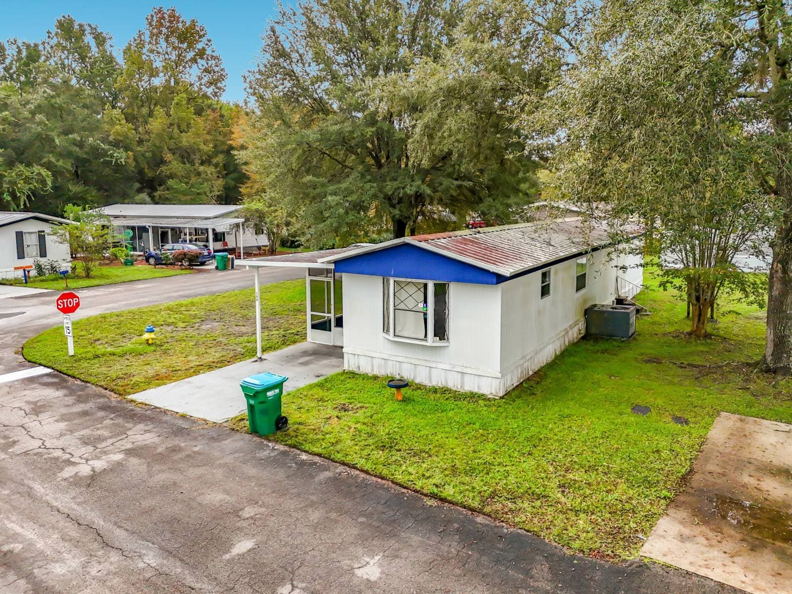 Manufactured home in Gainesville, FL 32653