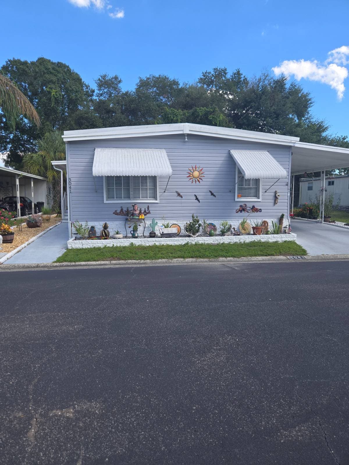Manufactured home in St. Petersburg, FL 33702