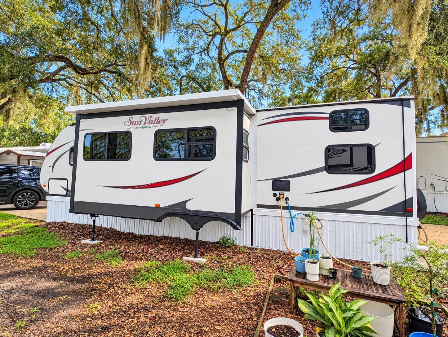 Manufactured home in Dover, FL 33527