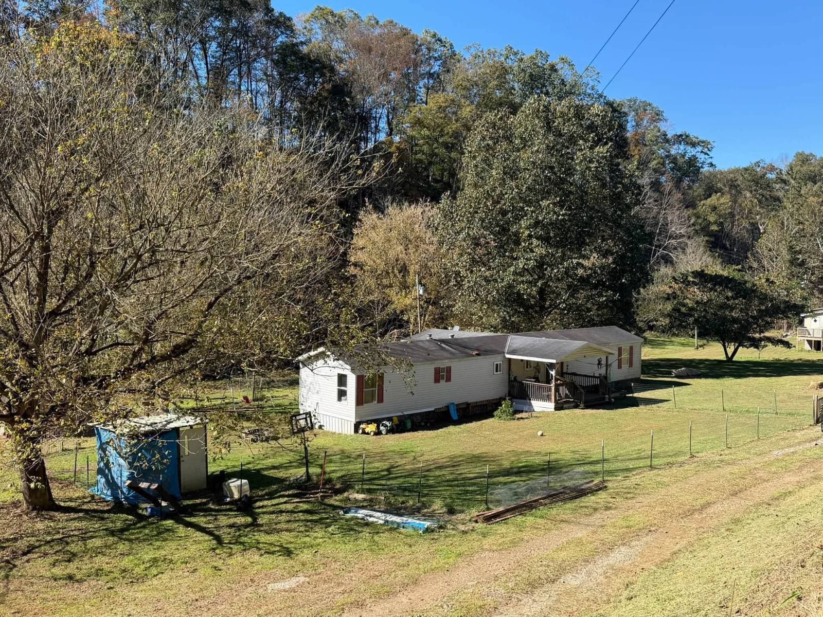 Manufactured home in Arnoldsburg, WV 25234