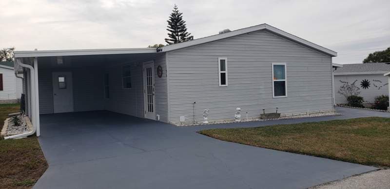 Manufactured home in Haines City, FL 33844