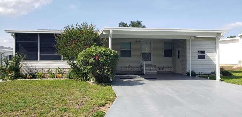 Manufactured home in Haines City, FL 33844