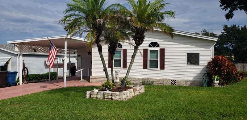 Manufactured home in Haines City, FL 33844