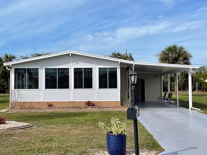 Manufactured home in Bonita Springs, FL 34135
