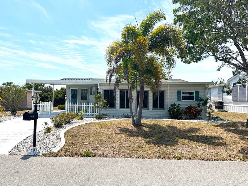 Manufactured home in Bonita Springs, FL 34135