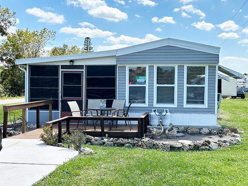 Manufactured home in Bonita Springs, FL 34135
