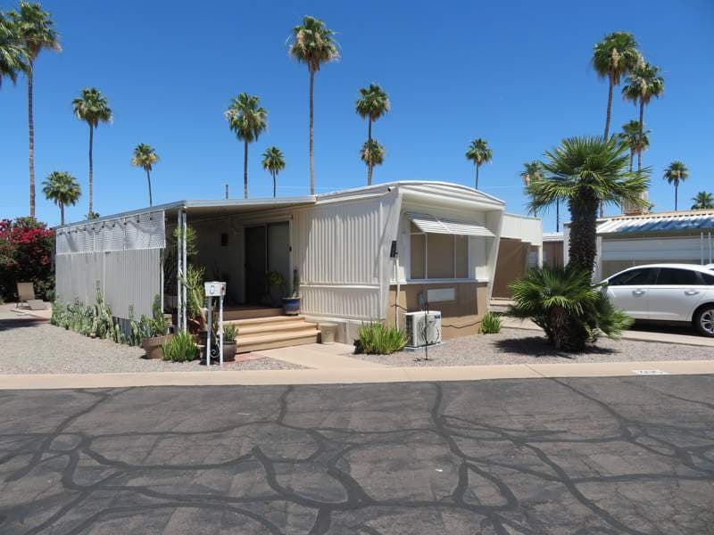 Manufactured home in Mesa, AZ 85205