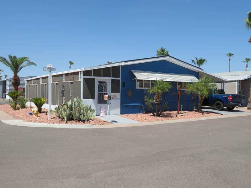 Manufactured home in Mesa, AZ 85205