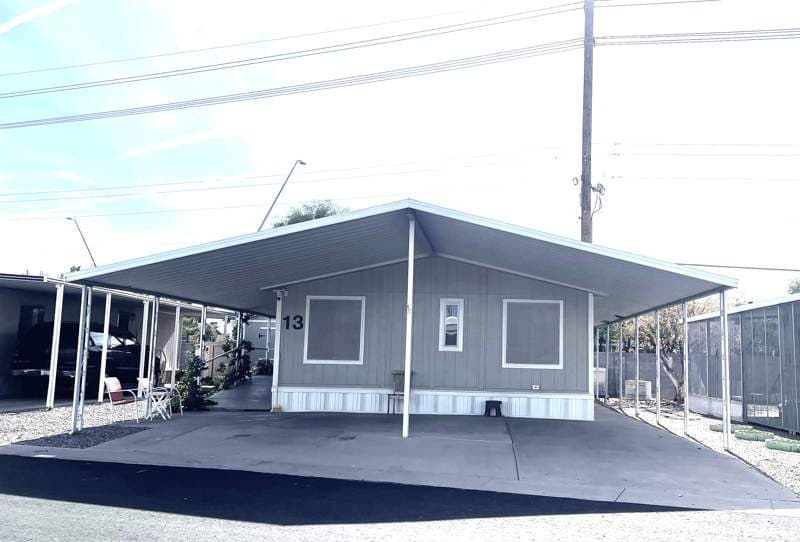 Manufactured home in Mesa, AZ 85204