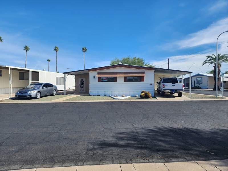 Manufactured home in Mesa, AZ 85204