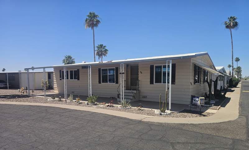 Manufactured home in Mesa, AZ 85204