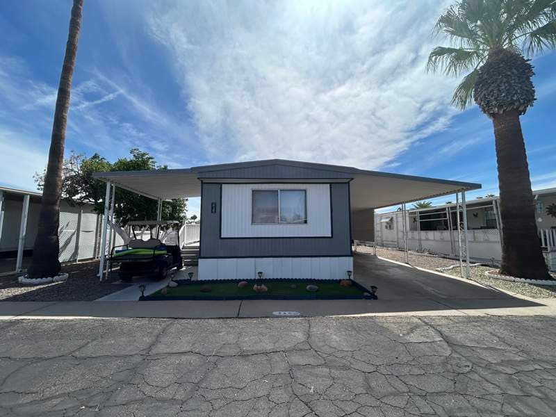 Manufactured home in Mesa, AZ 85204