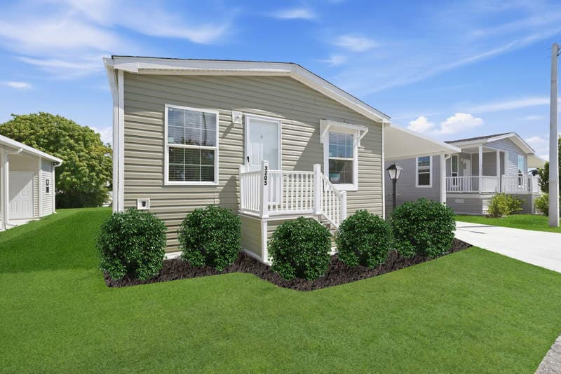 Manufactured home in Hollywood, FL 33021