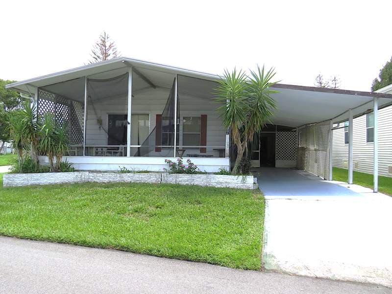 Manufactured home in Casselberry, FL 32707