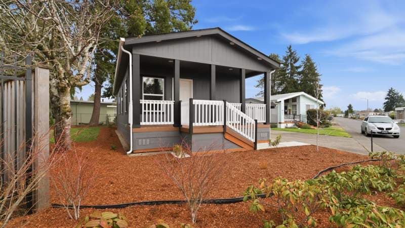 Manufactured home in Salem, OR 97317