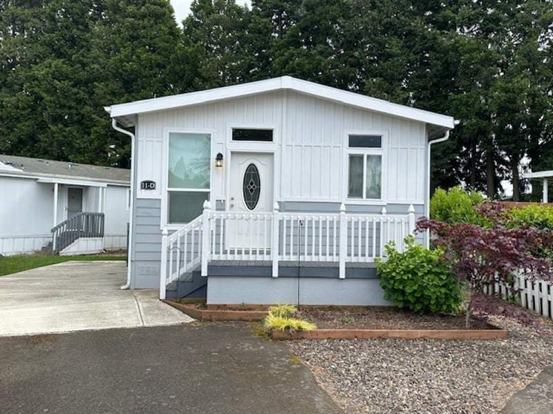Manufactured home in Salem, OR 97317