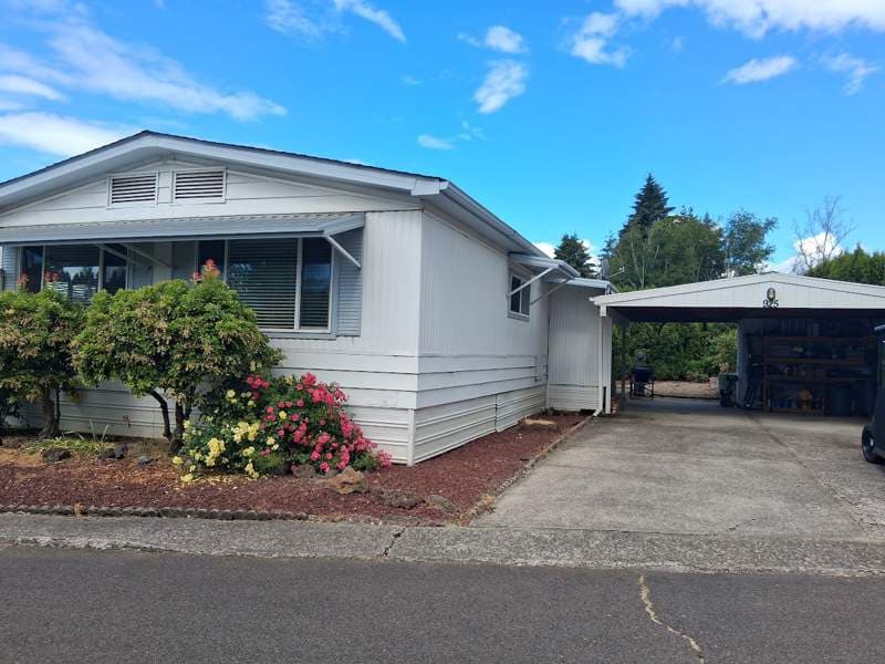 Manufactured home in Salem, OR 97317