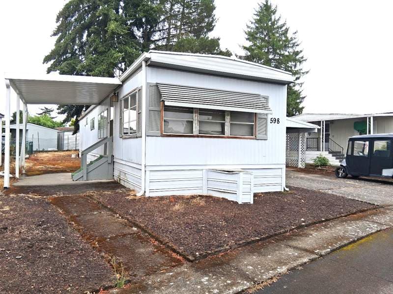 Manufactured home in Salem, OR 97317