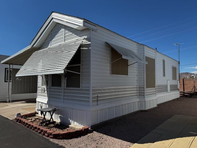 Manufactured home in Apache Junction, AZ 85120