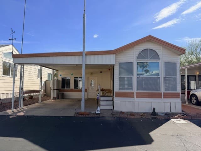 Manufactured home in Apache Junction, AZ 85120