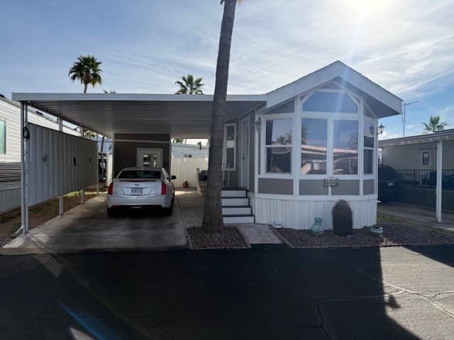 Manufactured home in Apache Junction, AZ 85120