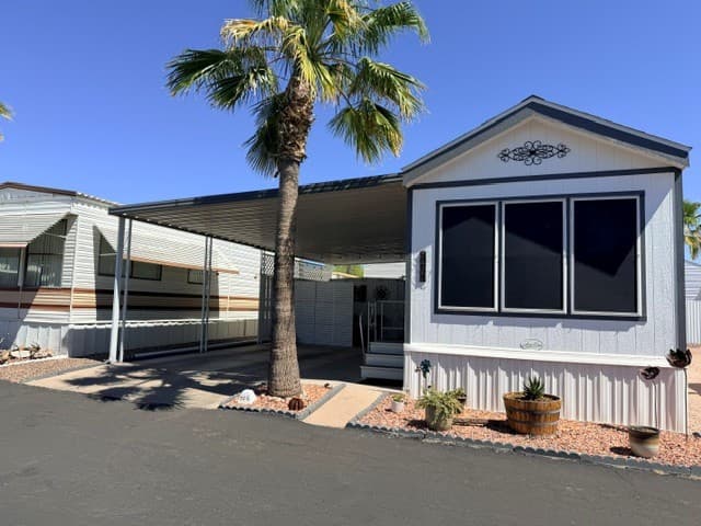 Manufactured home in Apache Junction, AZ 85120