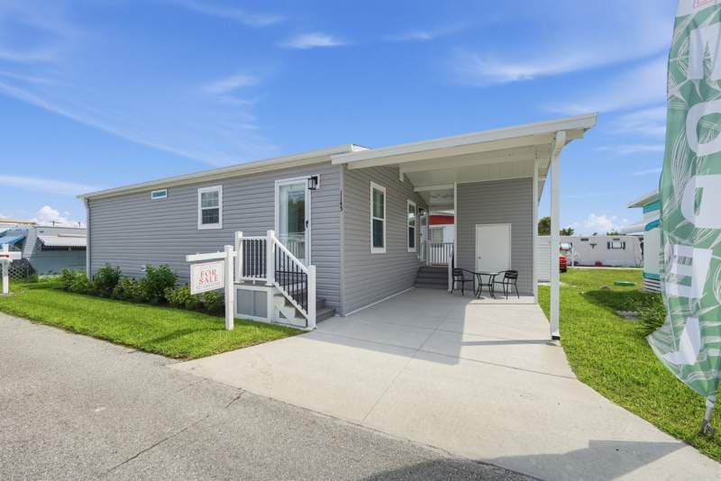 Manufactured home in Melbourne, FL 32901