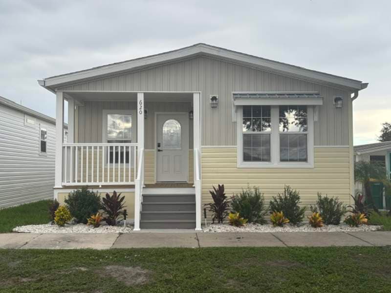 Manufactured home in Melbourne, FL 32901