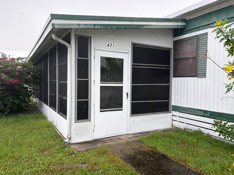 Manufactured home in Melbourne, FL 32901