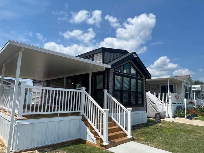 Manufactured home in Cedar Point, NC 28584