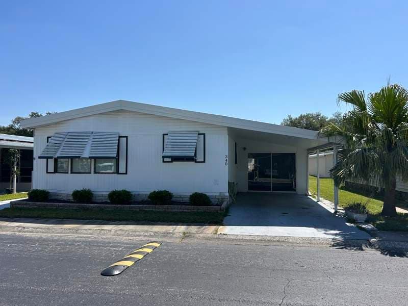 Manufactured home in Largo, FL 33778