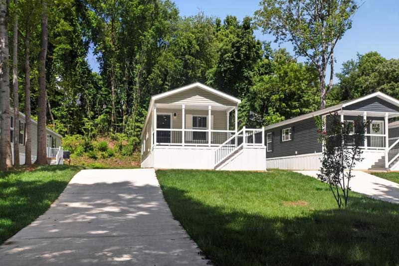 Manufactured home in Asheville, NC 28806