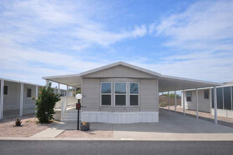 Manufactured home in Mesa, AZ 85208