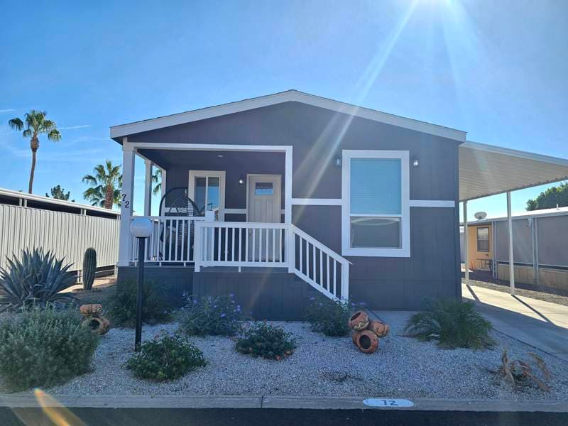 Manufactured home in Mesa, AZ 85208