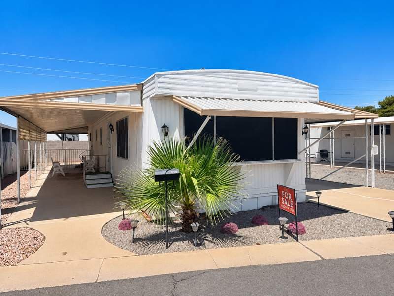 Manufactured home in Mesa, AZ 85204