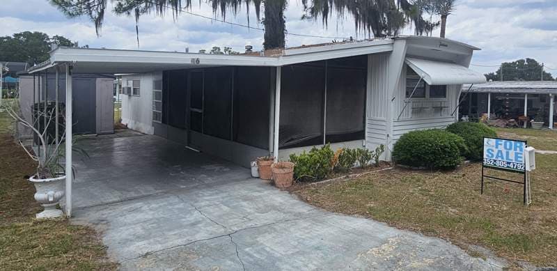 Manufactured home in Leesburg, FL 34748