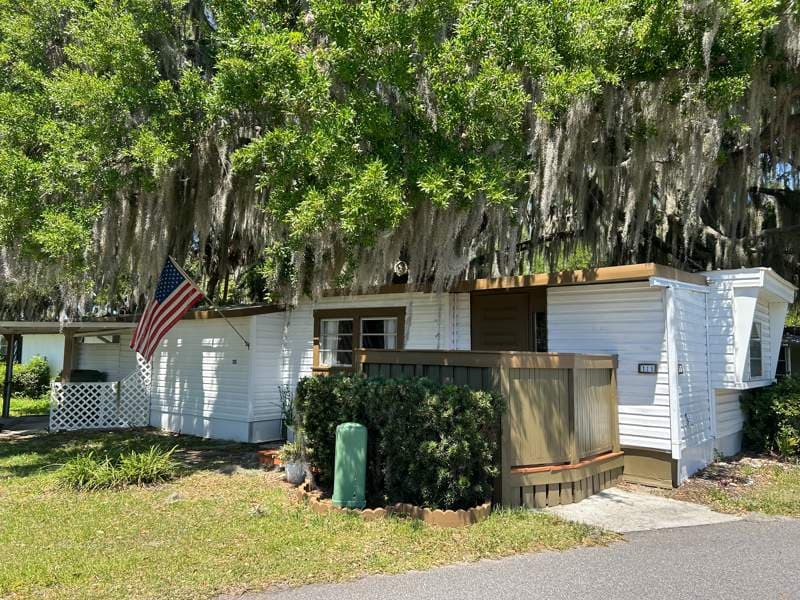 Manufactured home in Leesburg, FL 34748