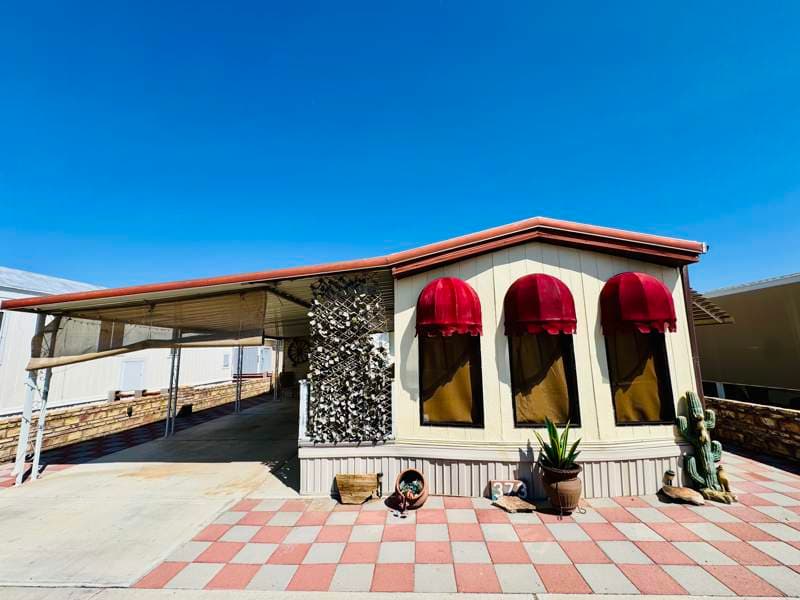 Manufactured home in Yuma, AZ 85365