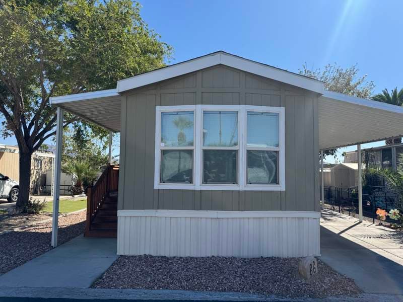 Manufactured home in Las Vegas, NV 89121