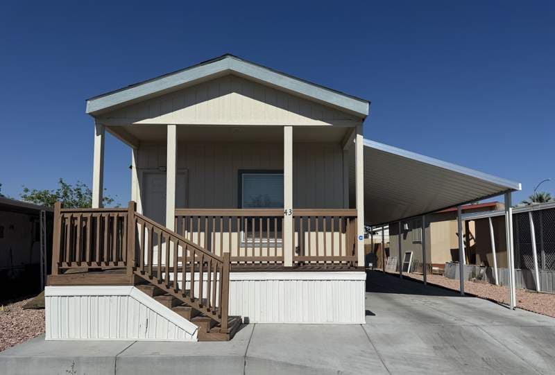 Manufactured home in Las Vegas, NV 89121