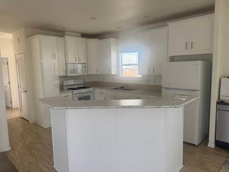 Manufactured home in Las Vegas, NV 89121