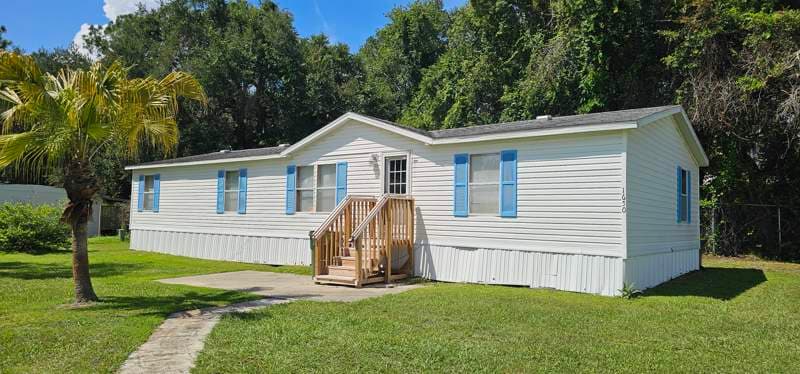 Manufactured home in Leesburg, FL 34748