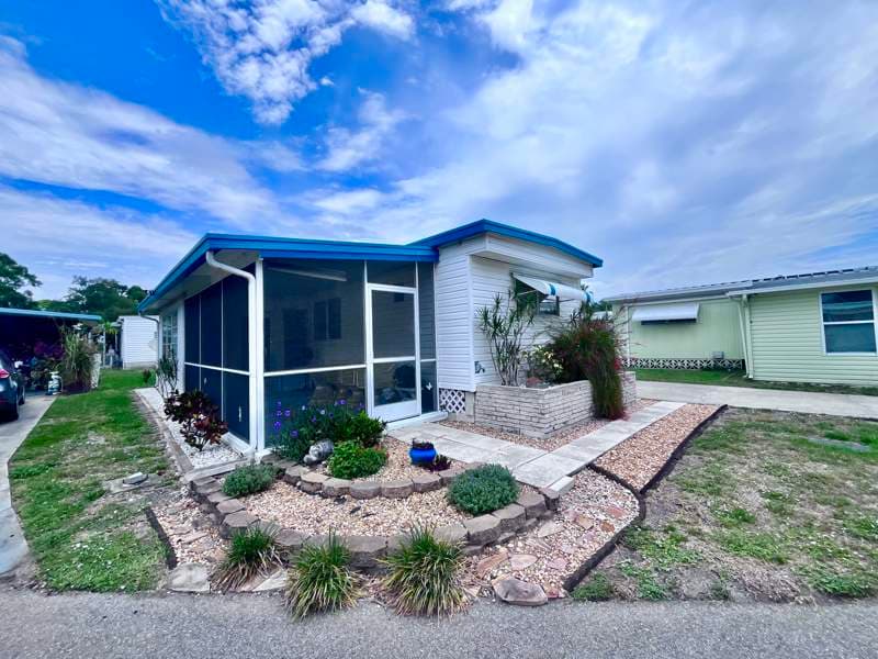 Manufactured home in Sarasota, FL 34234