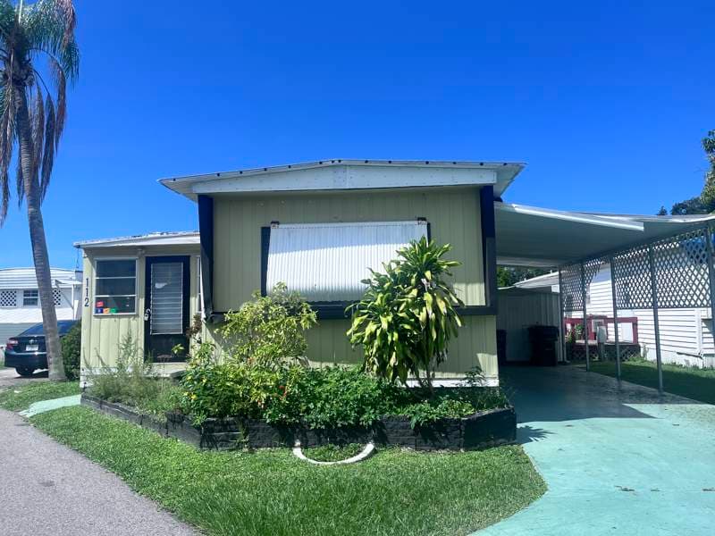 Manufactured home in Sarasota, FL 34234