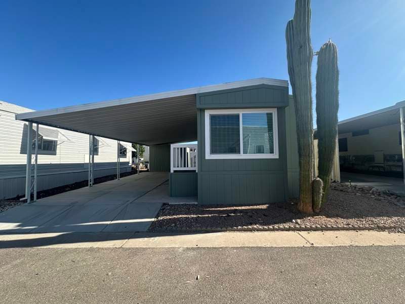 Manufactured home in Apache Junction, AZ 85120
