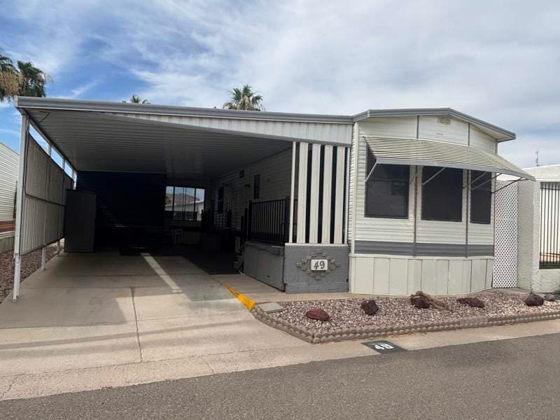 Manufactured home in Apache Junction, AZ 85120