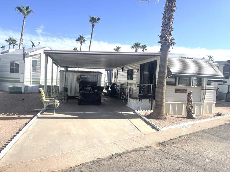 Manufactured home in Apache Junction, AZ 85119